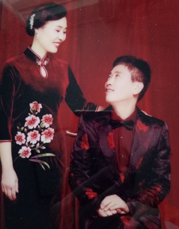 结婚三十周年纪念留影!纤尘广场舞27年说长不长,说短不短.