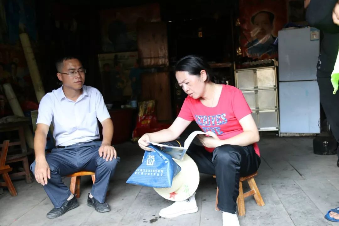 陈尚京到三江乡调研教育医疗保障工作