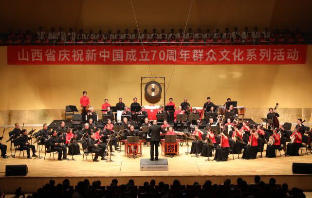 山西老年大学庆祝新中国成立70周年“礼赞新中国 奋进新时代”交响音乐会上演