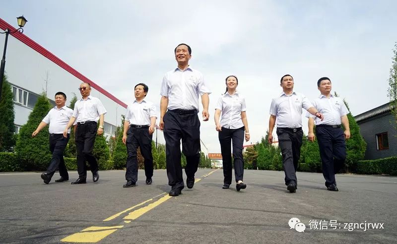 初心使命践行时代担当记全国劳动模范清徐农商银行党委书记董事长崔靖