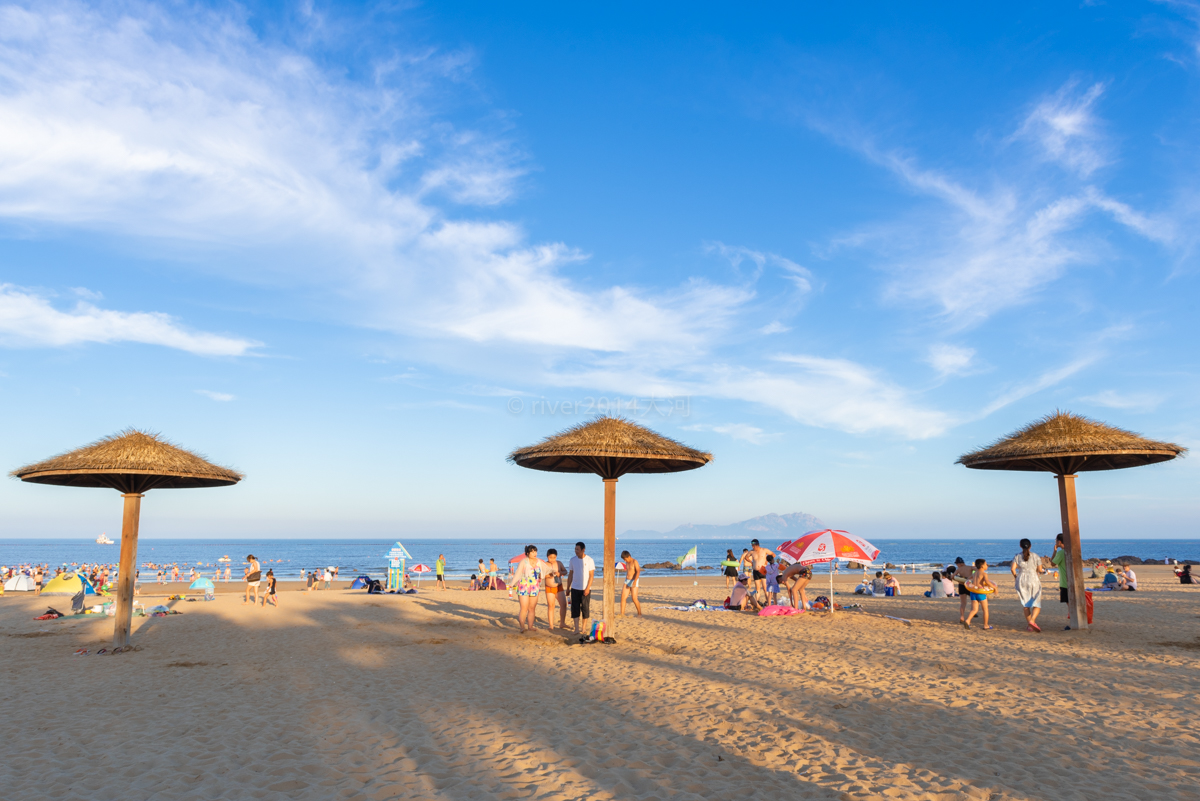 欧洲最著名的天体海滩浴场，夏日度假天堂，与大自然亲密接触-搜狐大视野-搜狐新闻