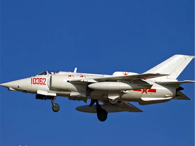 飞机用什么油飞机油箱在哪里 c6152bab51084f9cbaf1680ec65dcf08.jpeg