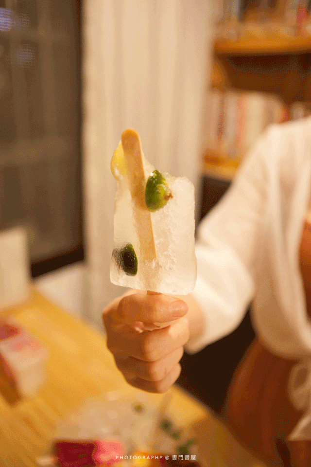 参与方式文末评论点赞数最高者将获得书门饮品一杯点赞时间截止到2019