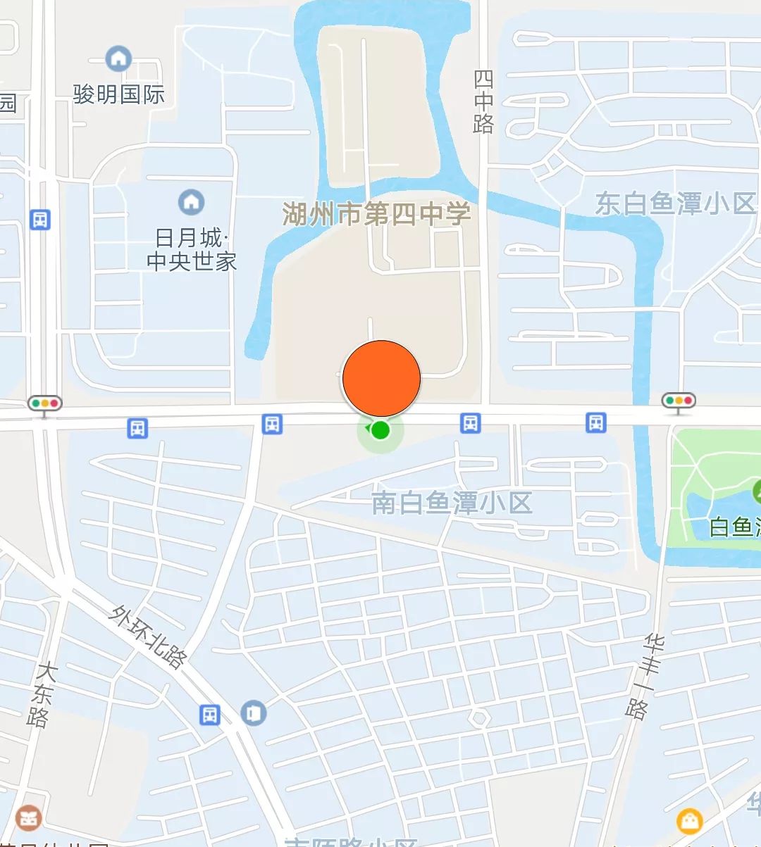 注意啦!去四中接孩子的家长,车子有地方停了!