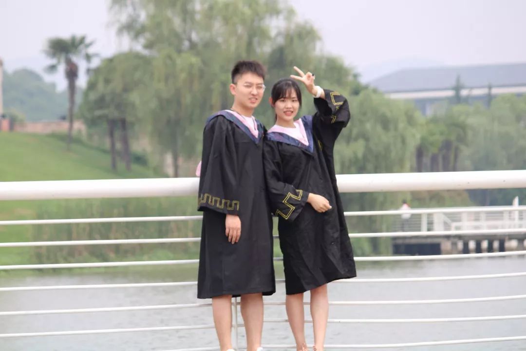 怎么在学校变高冷 fc125fd7f13f4b0b905c7096bb5006f2.jpeg