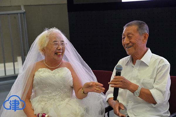 「津云镜头」特殊的七夕:10对金婚老夫妻圆“婚纱梦”