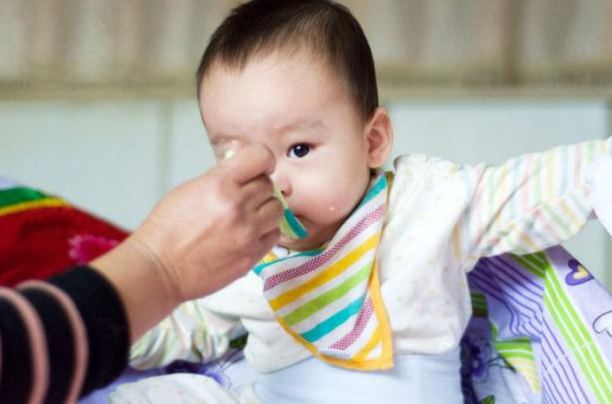                     奶奶带孩子：立秋有4不吃，否则孩子积食易生病，还不长个！