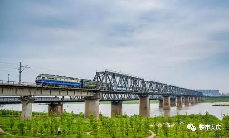 安徽经济总量超北京_安徽涉外经济职业学院