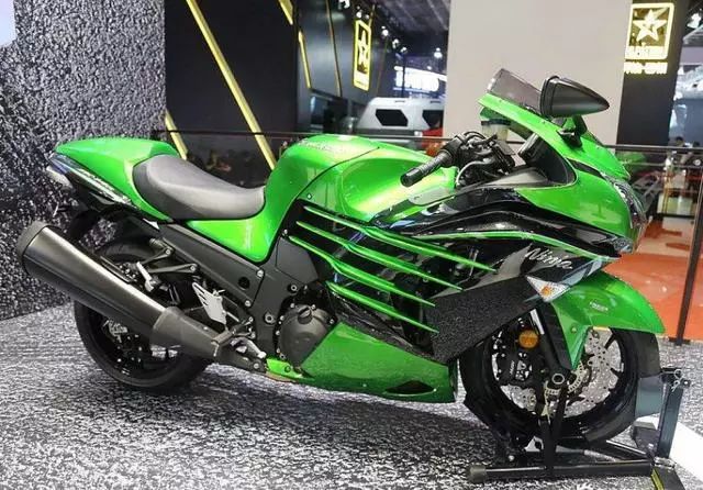 最大马力154kw,极速299km,前后碟刹 abs,川崎终极版"六眼魔神"