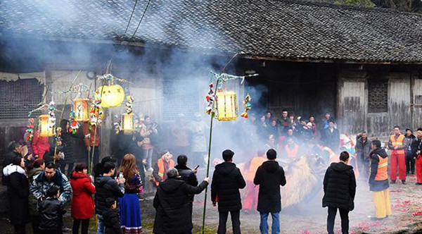 在现实中找寻岁月的积淀—邵忠奇《灯魂》读后