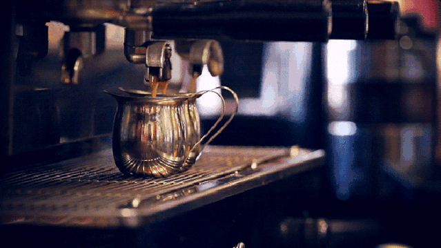 32d0e95a9f634d88901b602663801d25.gif