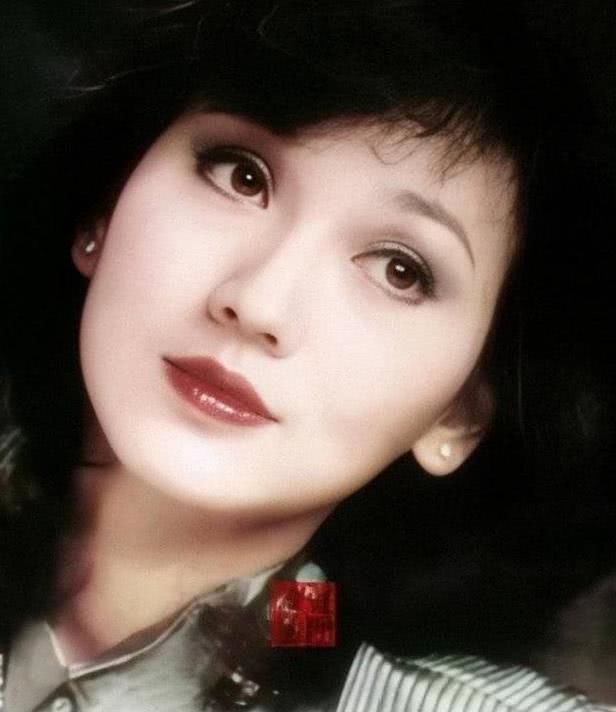 赵雅芝年轻时到底有多美?看到她30年前的照片后