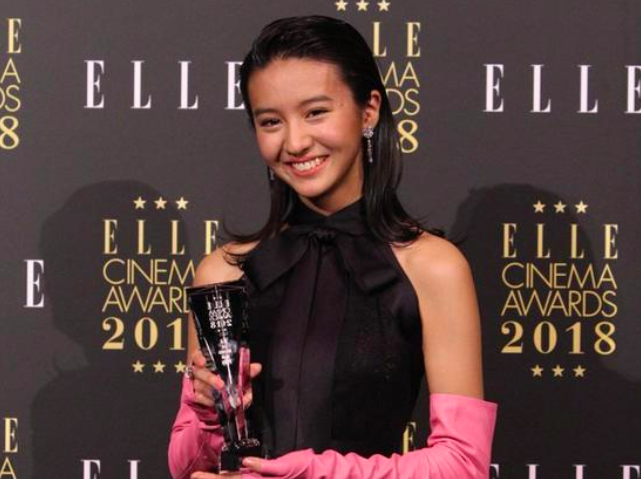 木村拓哉16岁女儿晒健身视频,身穿白色露脐背心,身材超好 作者: 来源:猫眼娱乐V 木村拓哉16岁女儿晒健身视频,身穿白色露脐背心,身材超好 作者: 来源:猫眼娱乐V