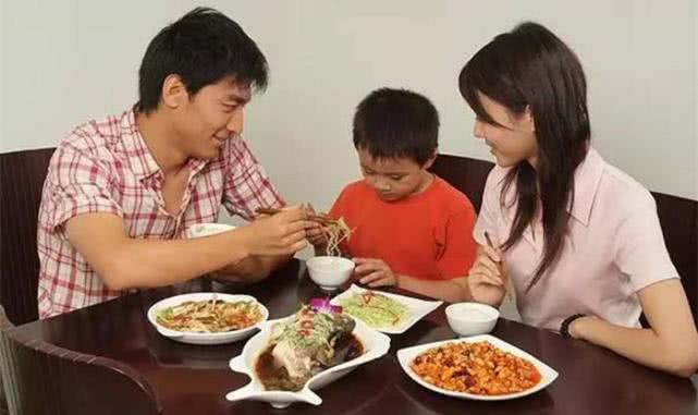                     3岁半的孩子查出胃炎，儿科医生：问题出在奶奶的喂养方式上