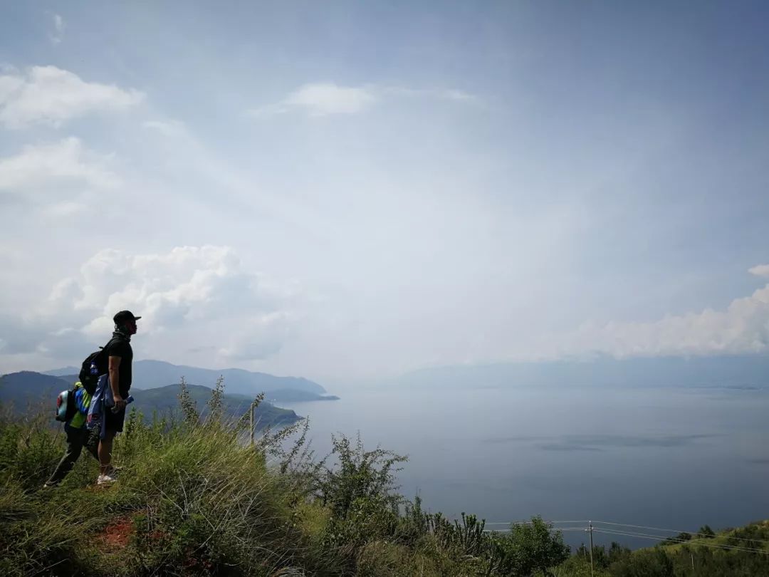 站在这里眺望远方,是俯瞰洱海风景最好的位置.