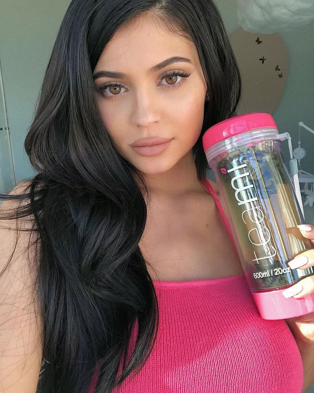 kylie irving,kyrieirving kyliejenner再次连冠instagram最富网红一张照片收费120万美元