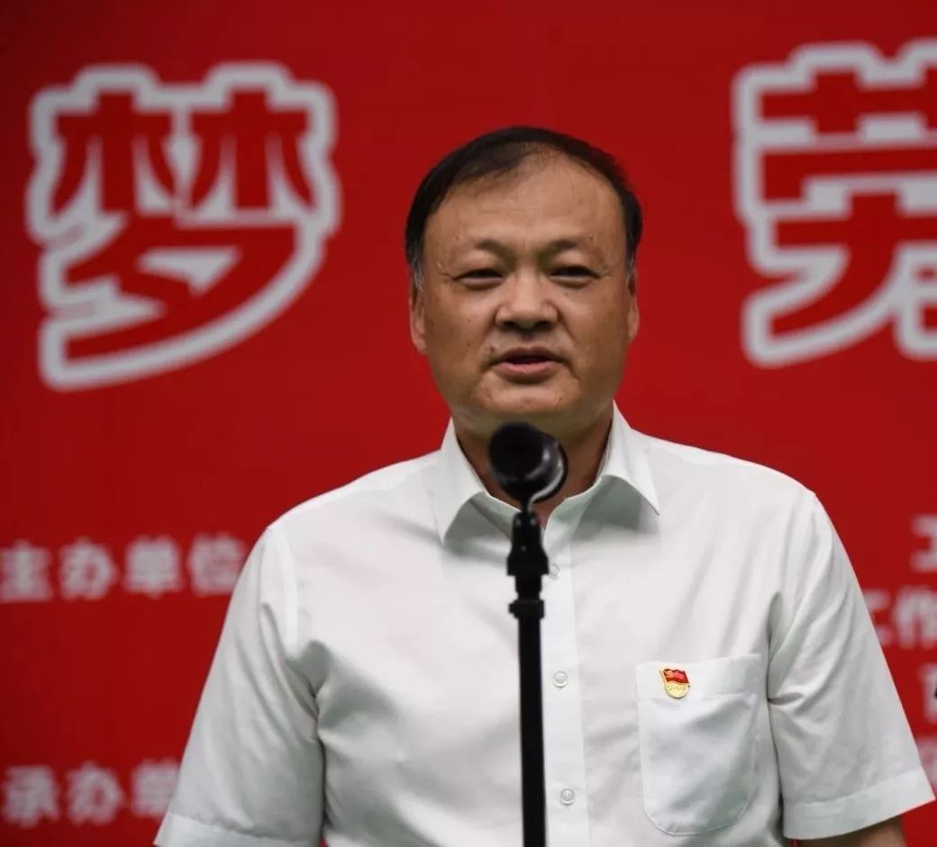 开幕式并宣布比赛开赛,市人大常委会副主任,市总工会主席宋树生致辞