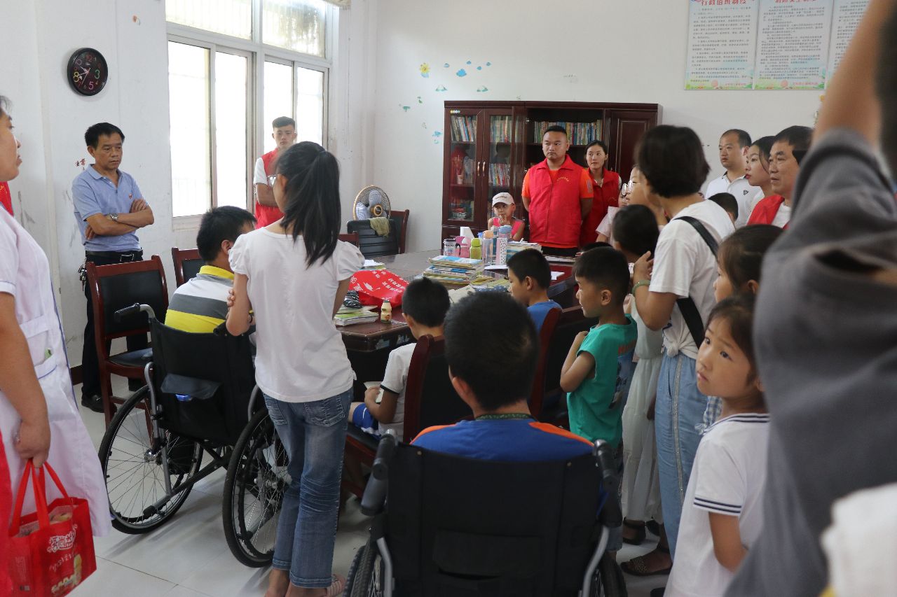 刘元社区走进儿童福利院关爱残疾儿童送去社会大家庭的温暖