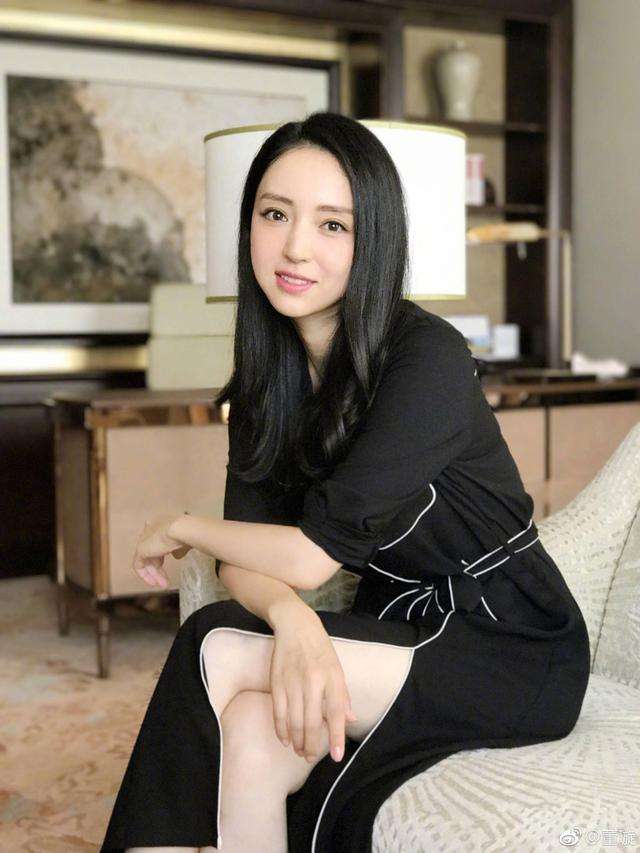董璇快手带货状态佳直播平台能否成为中年女演员事业转折点