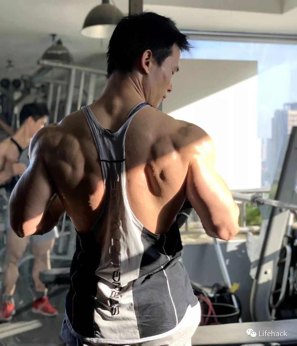 这些肌肉男背影照让网友不淡定了! - now健身-fit|fit