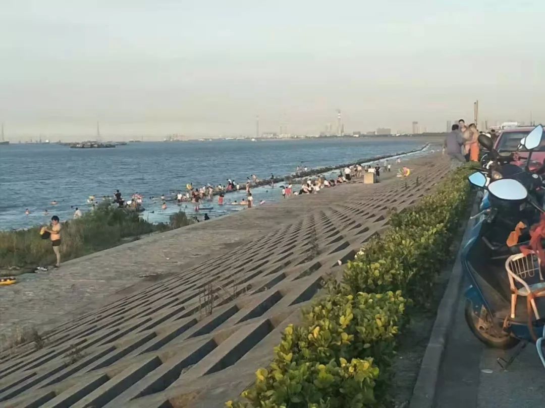 浒浦长江边又一个年轻生命陨落._常熟