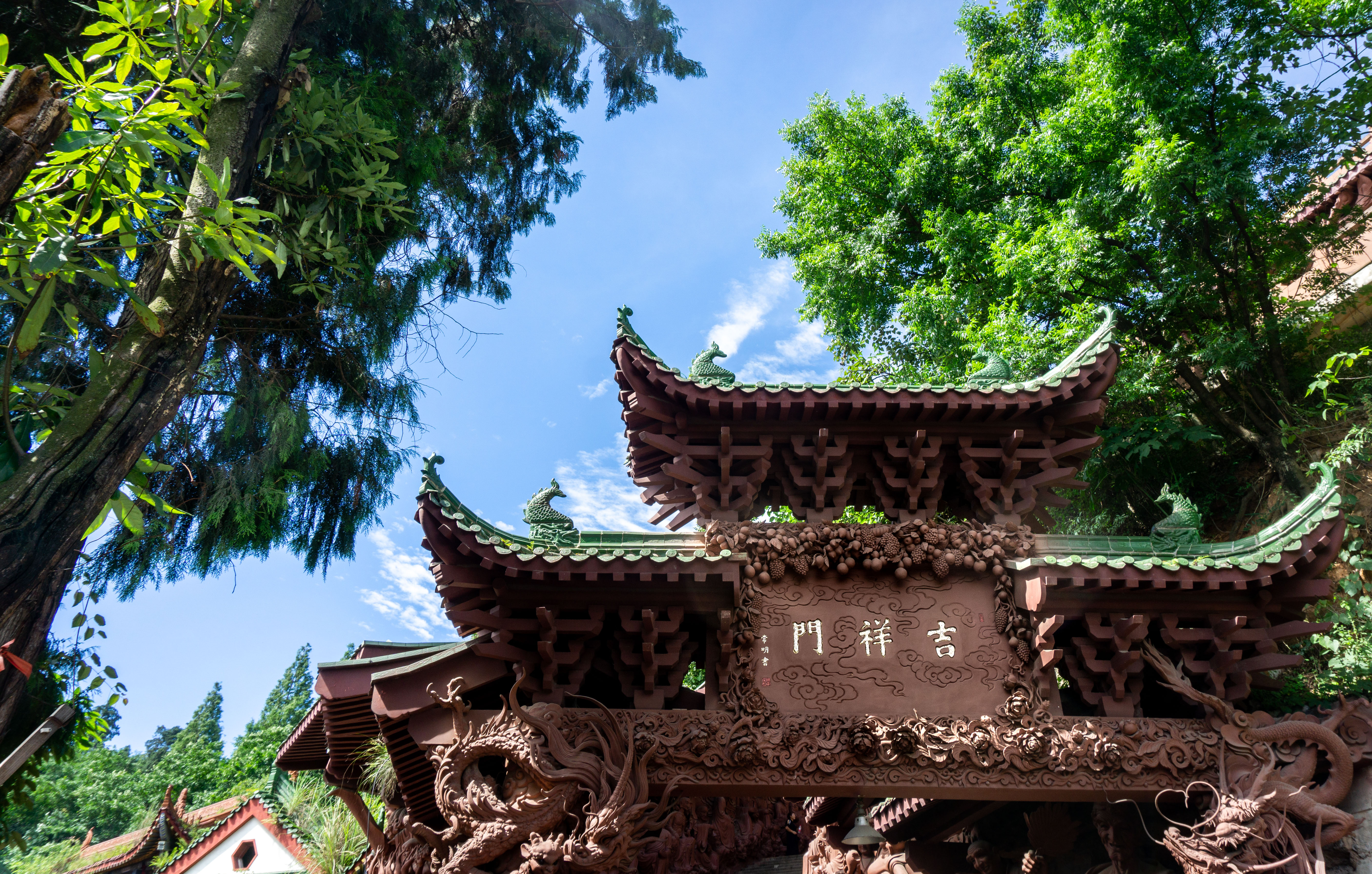 在万佛之城里静心怡神——绵阳罗汉寺