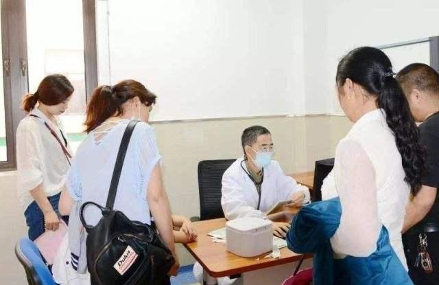                     这几类是“催熟食物”，一步步把孩子推向性早熟，再馋也不能多吃