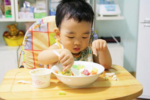                     3岁男孩在婆婆家午睡后再也没有醒来，医生确诊后，一家痛哭流涕