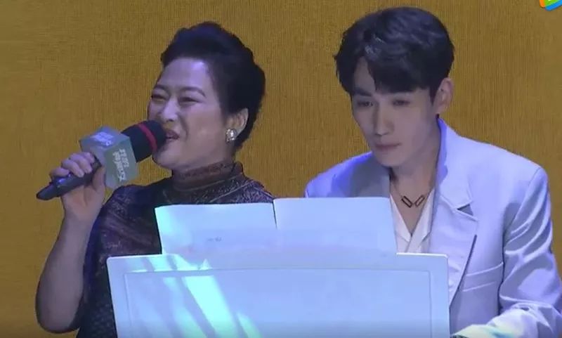 朱一龙妈妈拿棍子逼我练琴丨大器晚成的实力派小生也曾是叛逆琴童