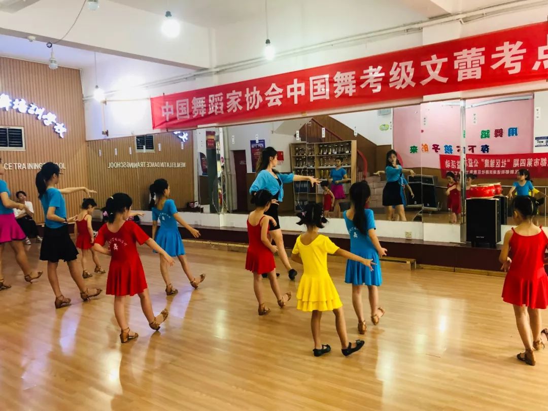 快乐每一天动态简谱 da0fa6cd43594b7d9ecd0afba2c24e2c.jpeg