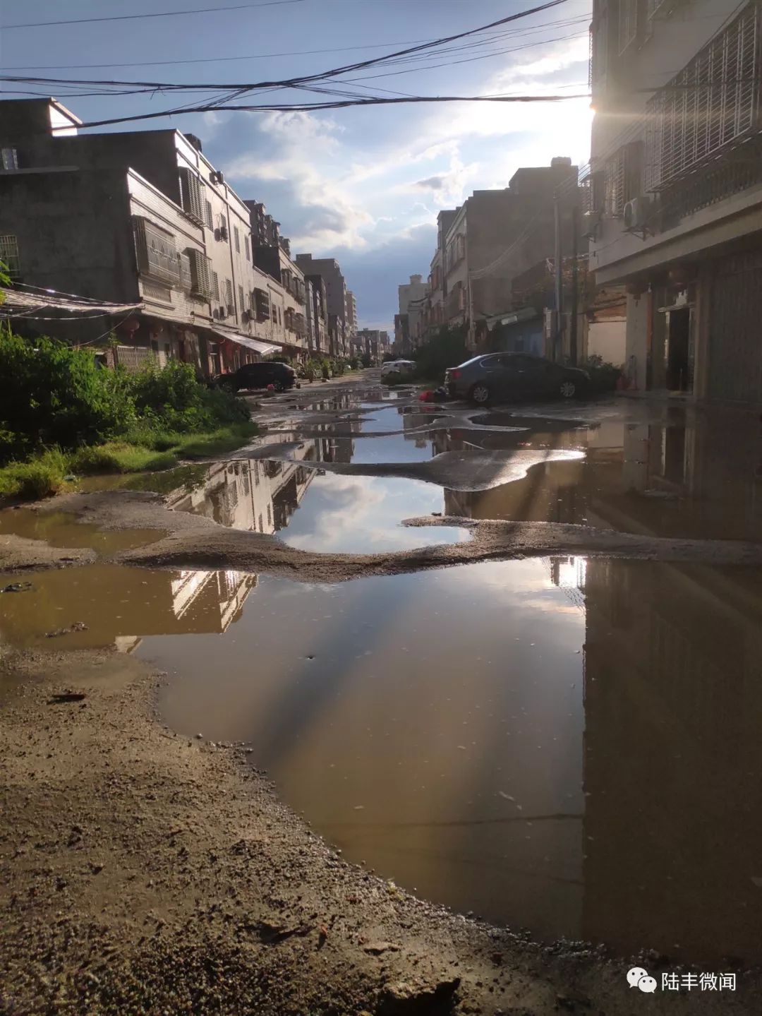 陆丰这条路坎坷不平居民寸步难行