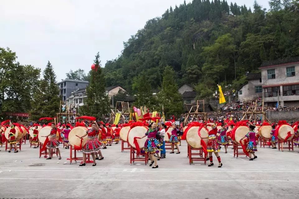 华为怎么分两个桌面 f77fd2c24d2a40e7aaafc488bf7a9051.jpeg