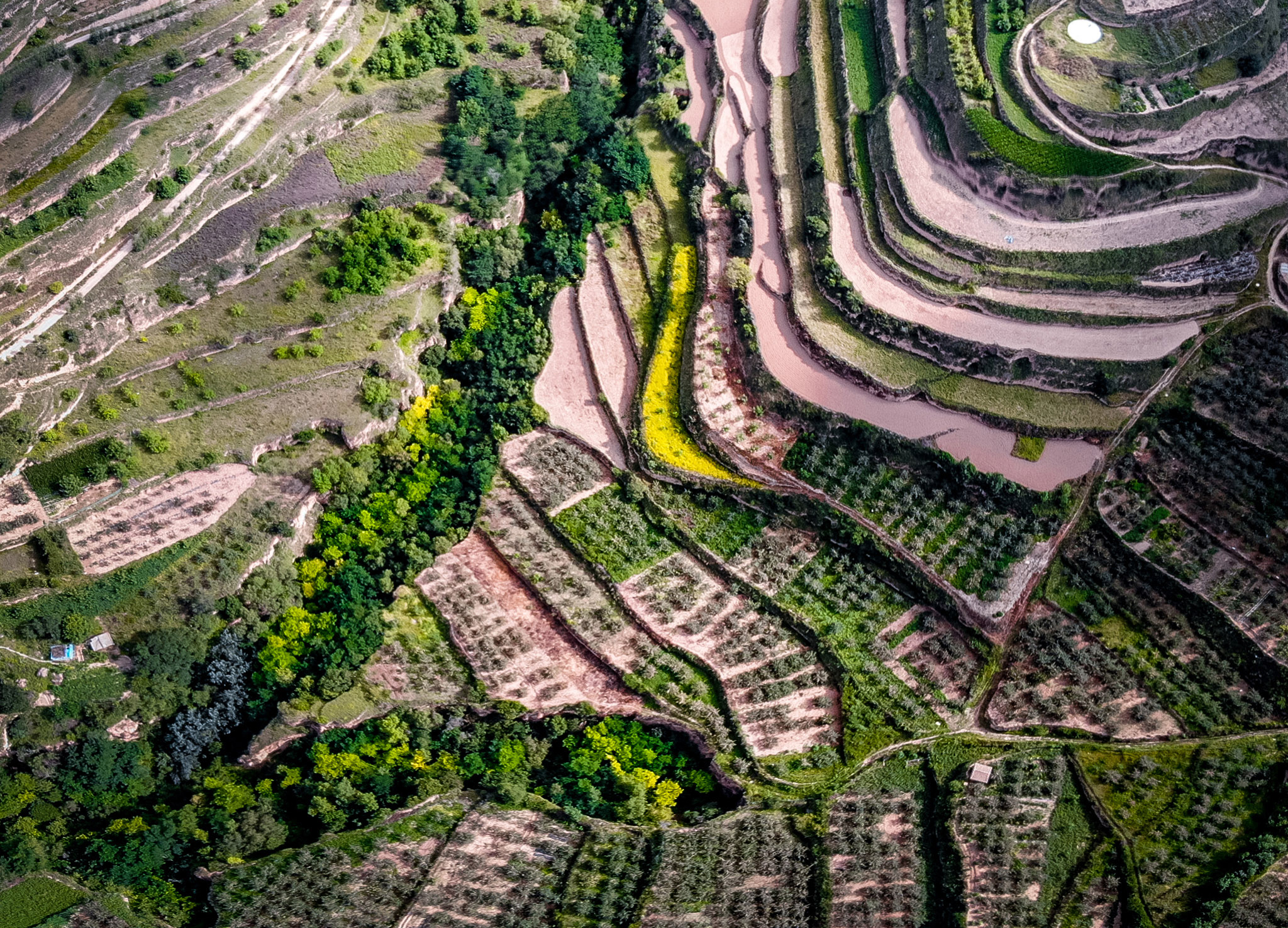 庄山浪水，34年愚公移山出来的风景