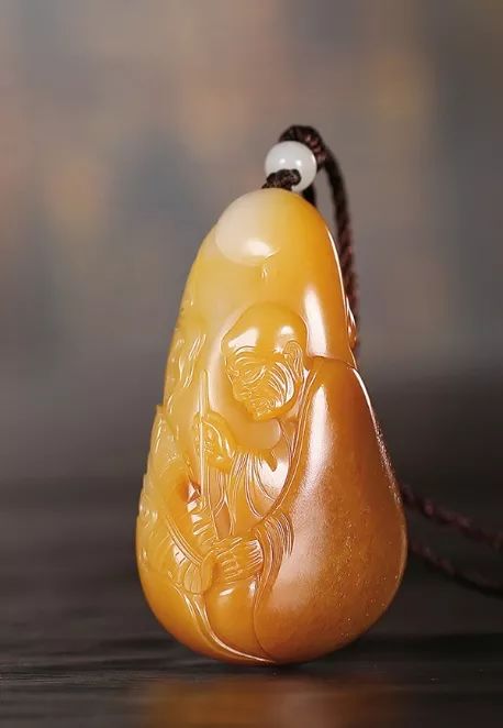 和田玉中的顶级财富，曾比黄玉还珍贵？玩玉人一定要知道！_黄沁料