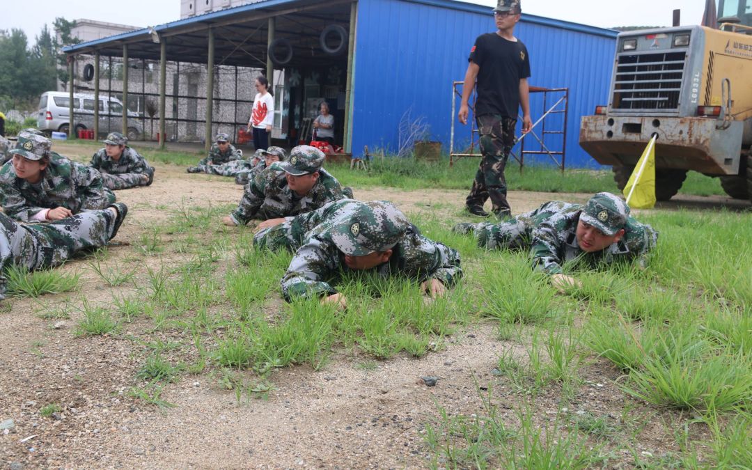 2019年唐山业之峰军事拓展训练:突破舒适,激发潜能,同