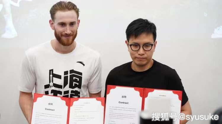 海沃德成为虎扑英雄联盟战队第一位选手,担任