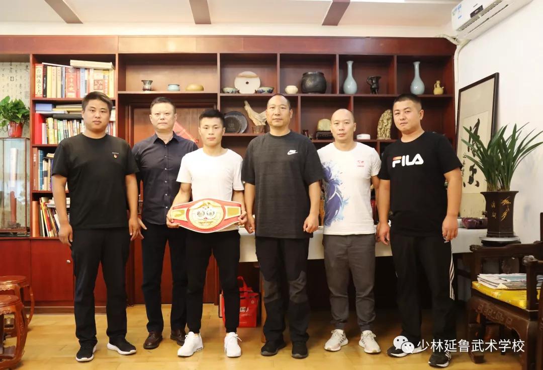 从延鲁武校走向i,蔡始东赢得i职业拳击联赛金