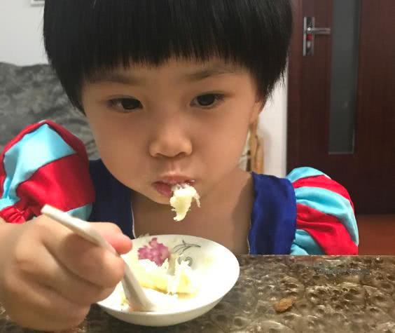                     别管家里再穷，这4物要多给孩子吃，否则会体质差，个子也不高