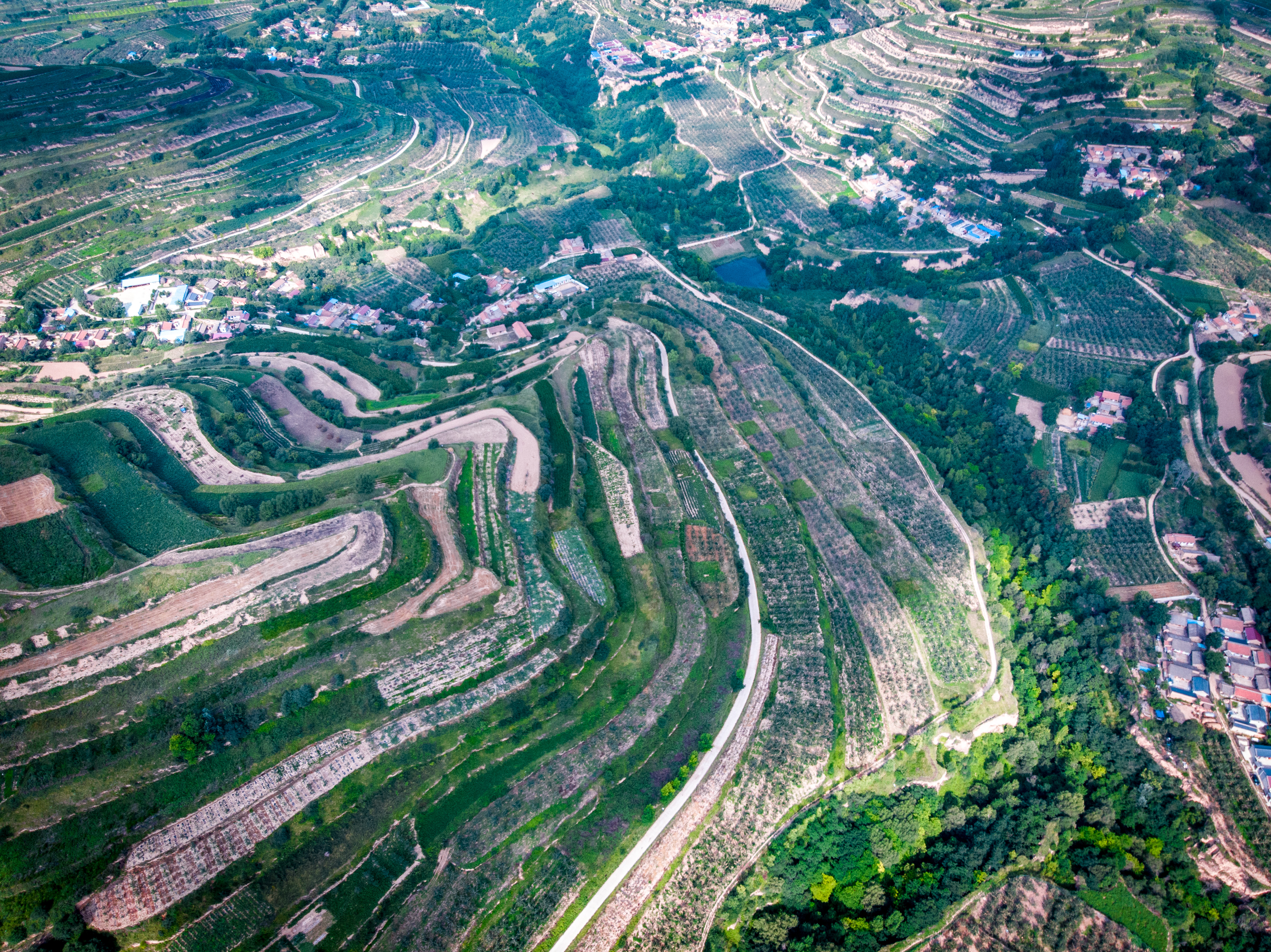 庄山浪水，34年愚公移山出来的风景