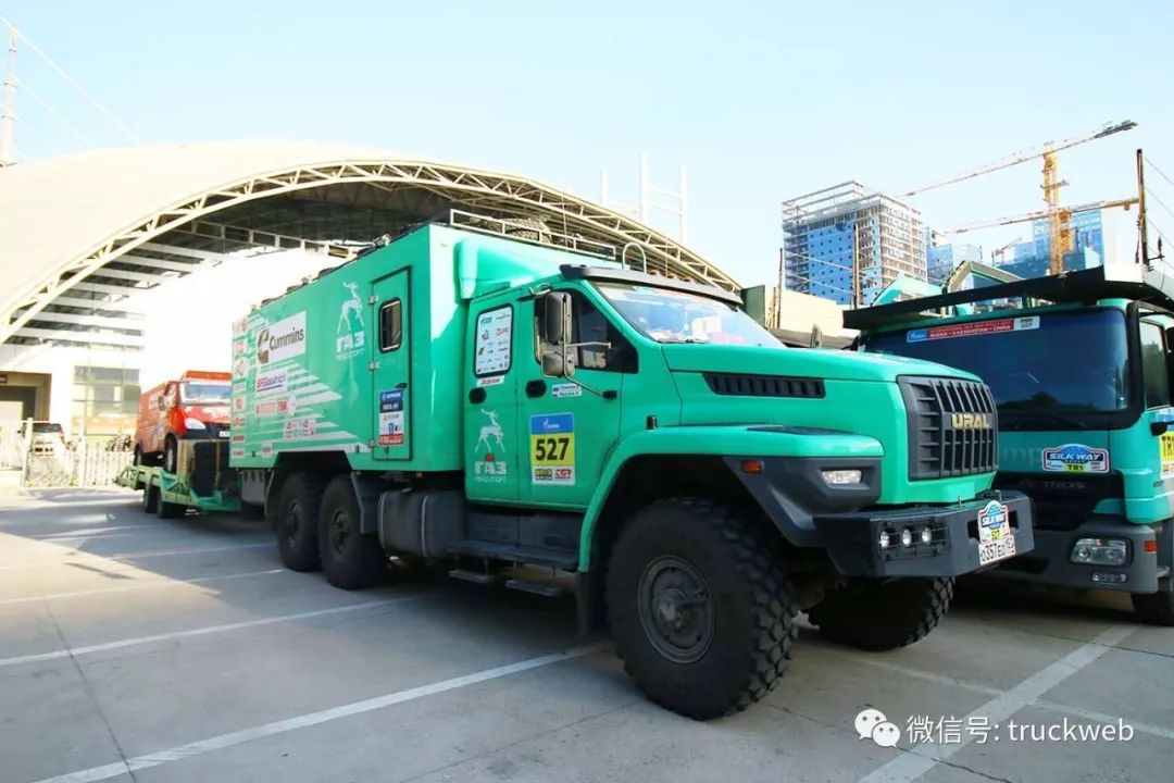 新时代的俄罗斯长头卡车 实拍乌拉尔next 6x6自卸车