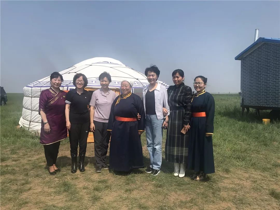 自治区妇联主席胡达古拉在呼伦贝尔调研妇女和妇联工作