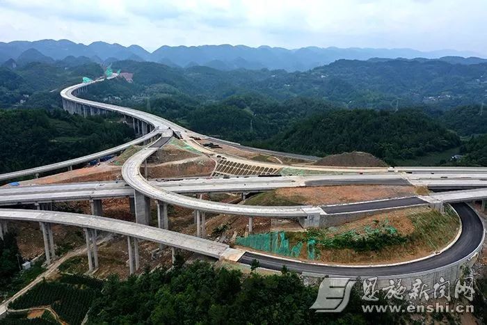 好消息历时3年建始这条高速公路将于今年底通车