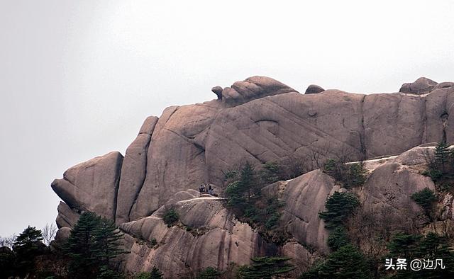 黄山奇石鳌鱼驼金龟