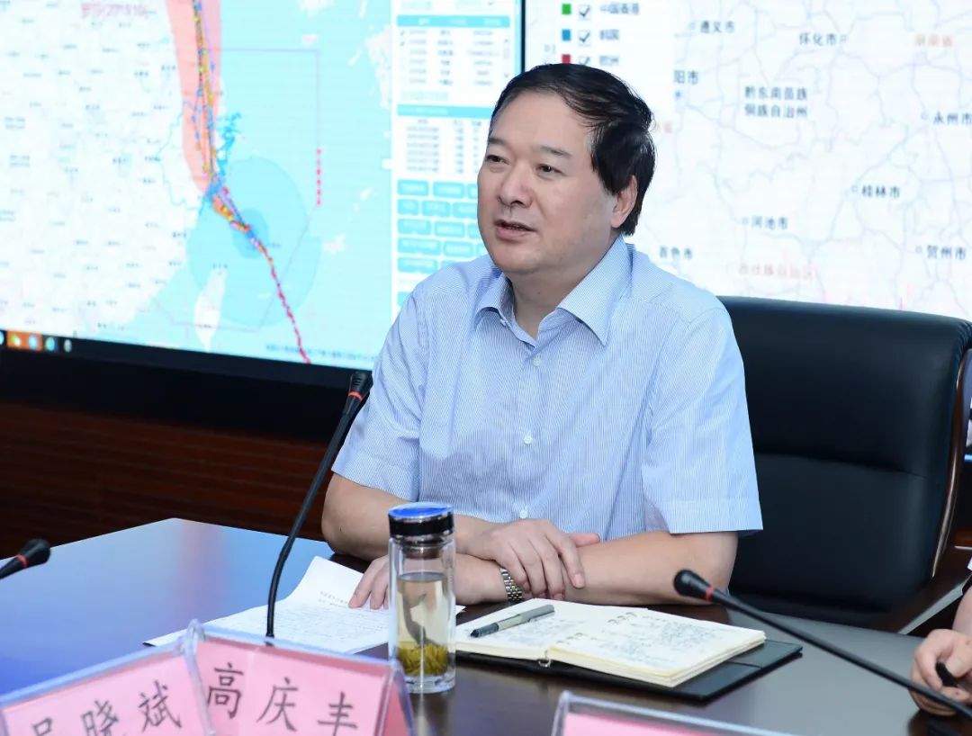 市委书记高庆丰在会上强调,各级各部门要坚决贯彻,迅速落实省委省政府