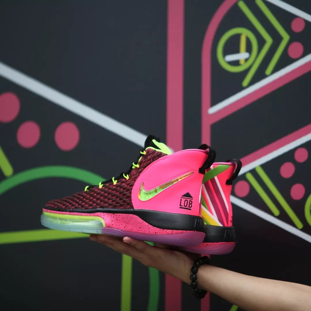 nike zoom alphadunk