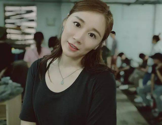 无主之城中演17岁少女的妈妈,张芯宁写真很少