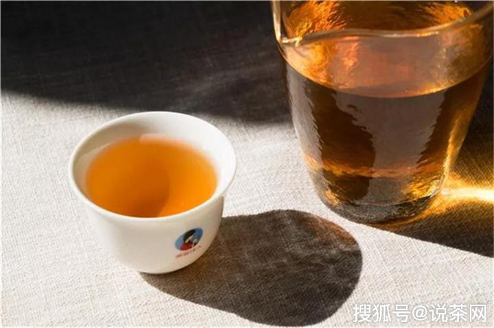 喝惯生茶的你，为什么喝熟茶的时候会觉得难以下咽？