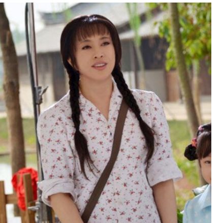 各个年龄段的刘晓庆 2690ac66d4d6440f912e8d9a9d7a851f.jpeg