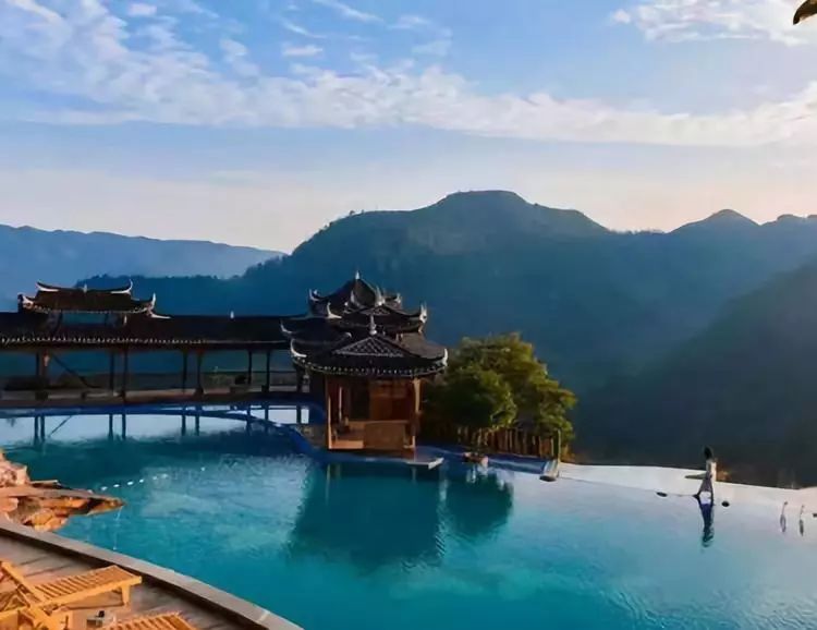 溆浦雪峰山 枫香瑶寨 雁鹅界古村落 茶马古道 思蒙湿地公园2日游_景区