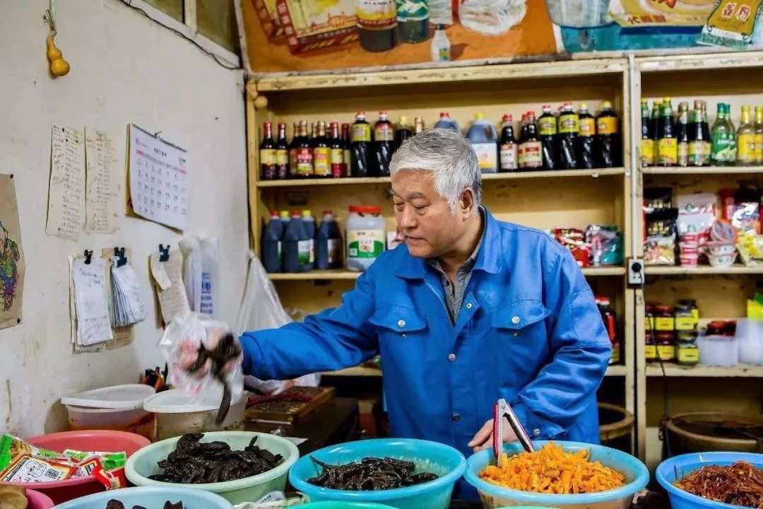 图集｜一组夏天吃饭的老照片，能勾起多少人感慨？